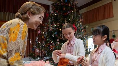 Cast on What's to Come in the 2025 Holiday Special