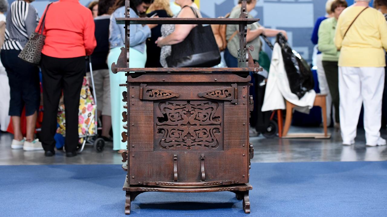 Antiques Roadshow | Appraisal: Charles Rohlfs Music Stand, ca. 1905