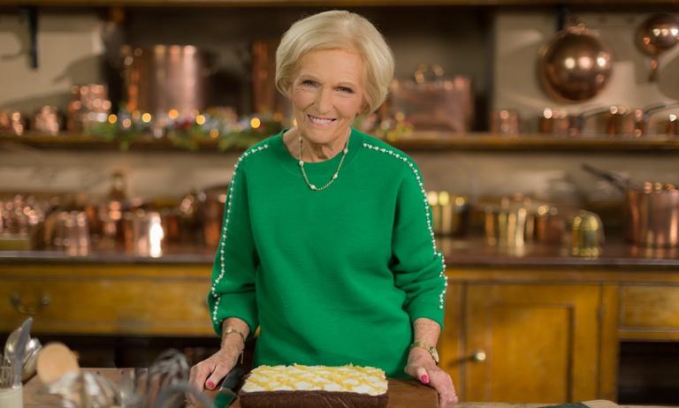 Mary Berry's Country House at Christmas