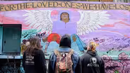 Trailer | Love in the Time of Fentanyl