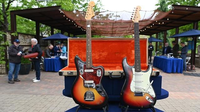 Antiques Roadshow | Appraisal: 1965 Fender Jaguar & 1964 Stratocaster