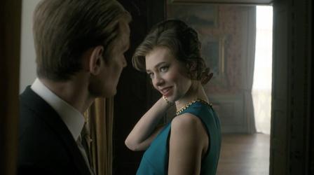 Video thumbnail: Flicks Matt Smith and Vanessa Kirby for "The Crown"
