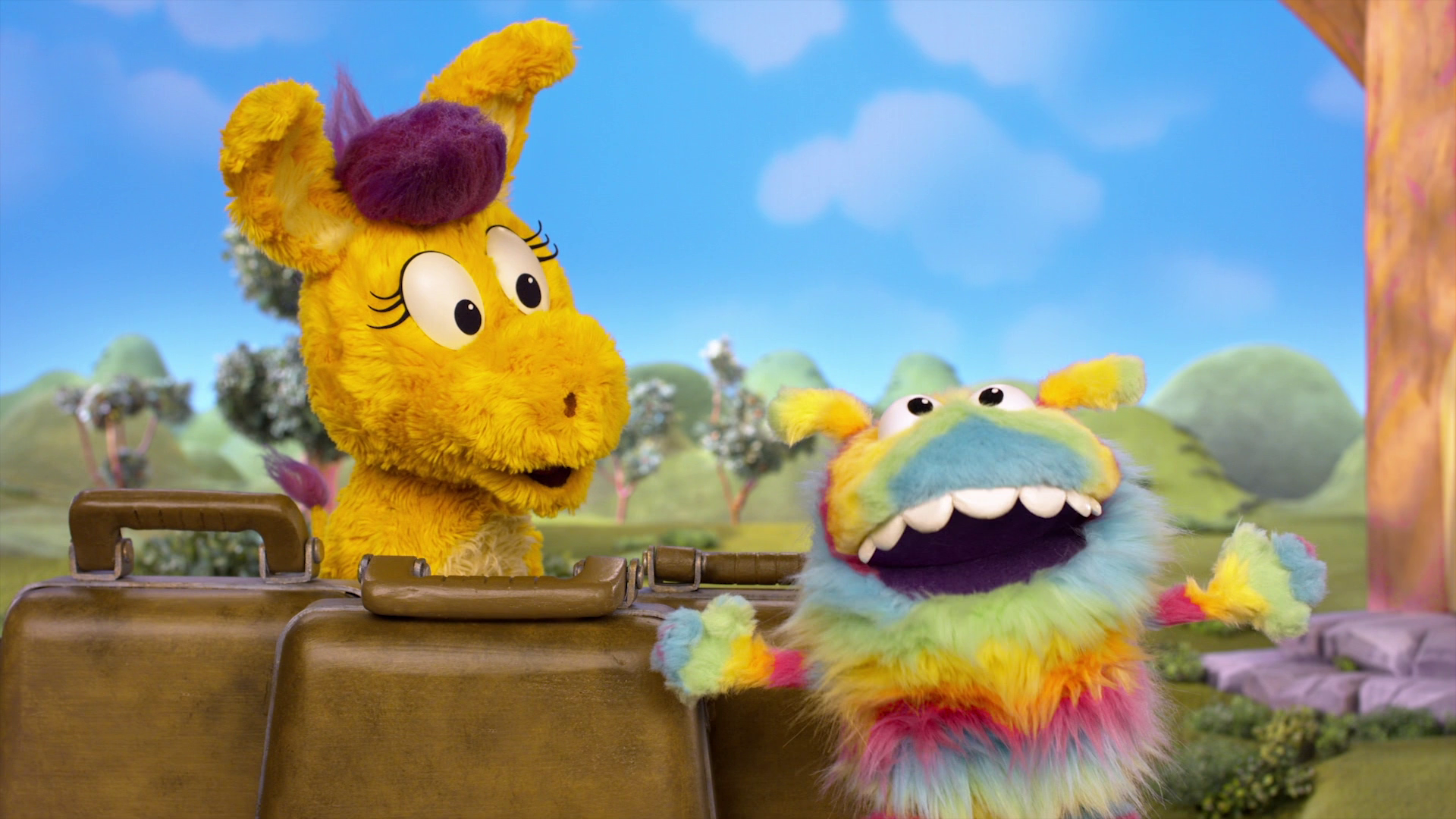 Donkey Welcomes New Pal Greeble the Treeble