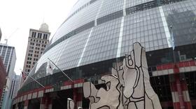Video thumbnail: Chicago Tonight Preservationists Rally Around Thompson Center