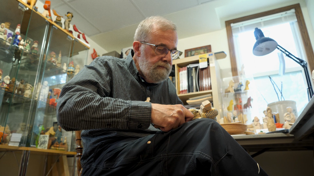 Harley Refsal is an award-winning flat plane figure carver from Decorah Iowa