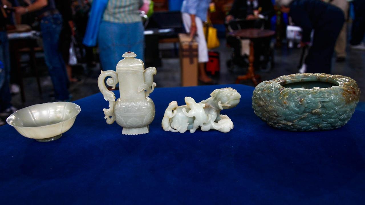 Antiques Roadshow | Appraisal: 18th C. Qianlong Jade Collection