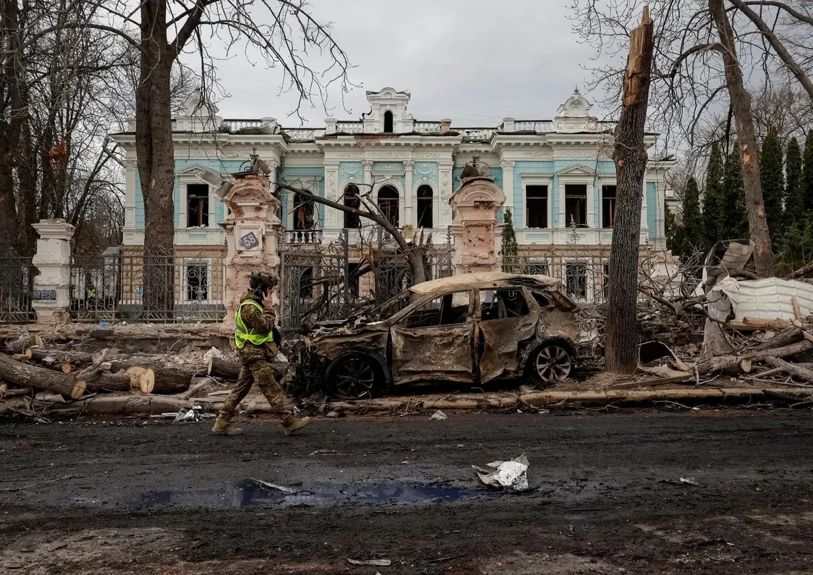 News Wrap: Russian strike on Sumy, Ukraine kill more than 30