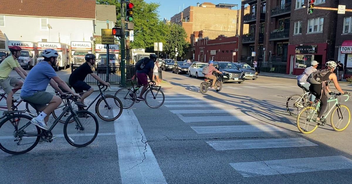 Chicago Tonight Bike Safety Rally in Chicago Calls for Better