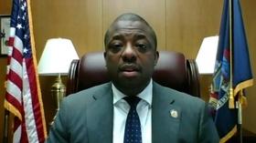 Video thumbnail: MetroFocus "Central Park Karen" Video Sparks New Hate Crime Legislation