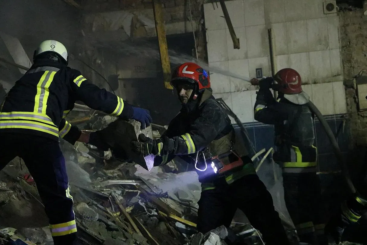 News Wrap: Russia hits Ukraine’s cities with deadly missiles