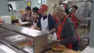 volunteers take part in effort to count and aid the homeless