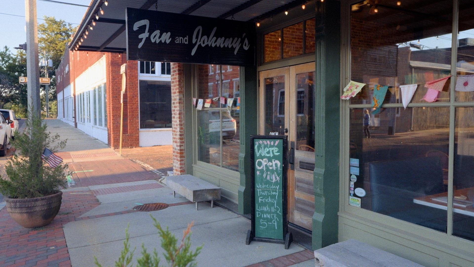 Two kitchens. Two stories. One Mississippi.
Fan and Johnny’s (Greenwood), Elvie’s (Jackson)