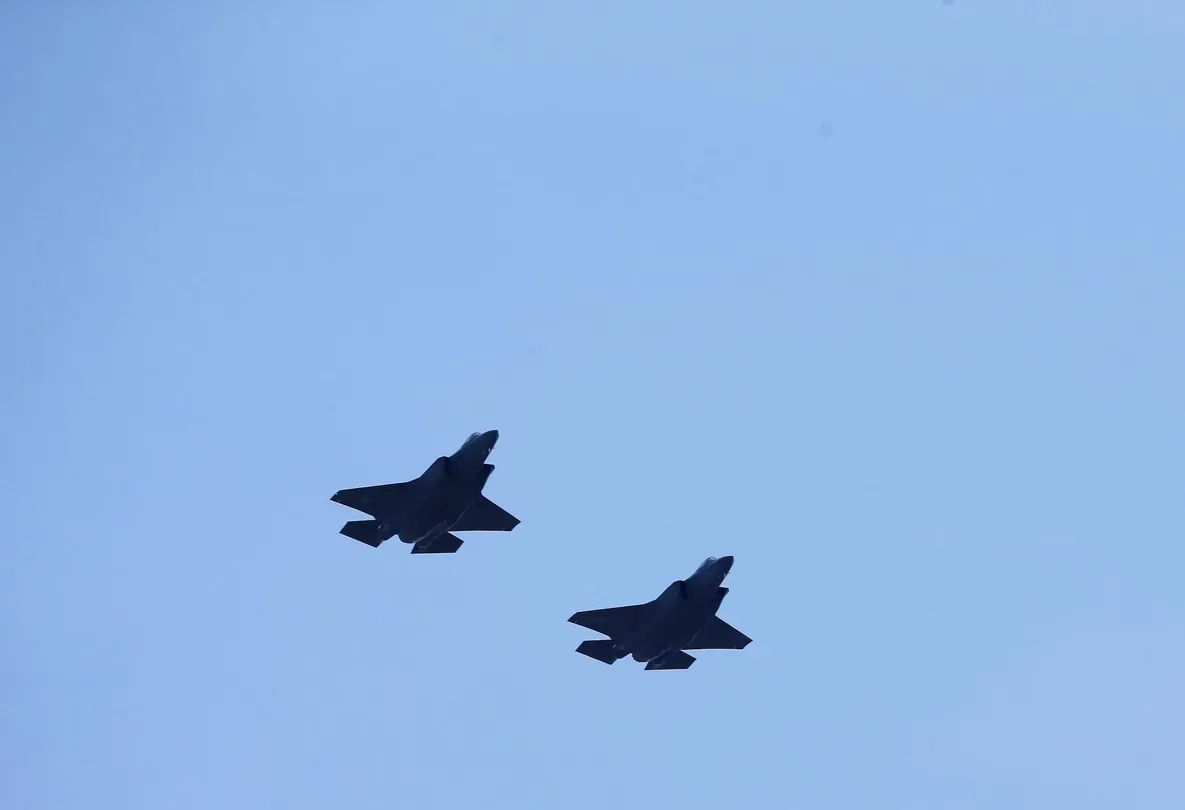News Wrap: U.S. reacts to drone attack with strikes in Syria