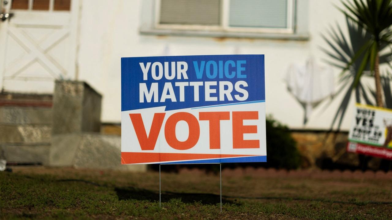 PBS News Hour Episode #16084 airing Mon, Oct 26 5:00 pm