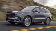 2024 Lincoln Nautilus & 2024 Hyundai Elantra