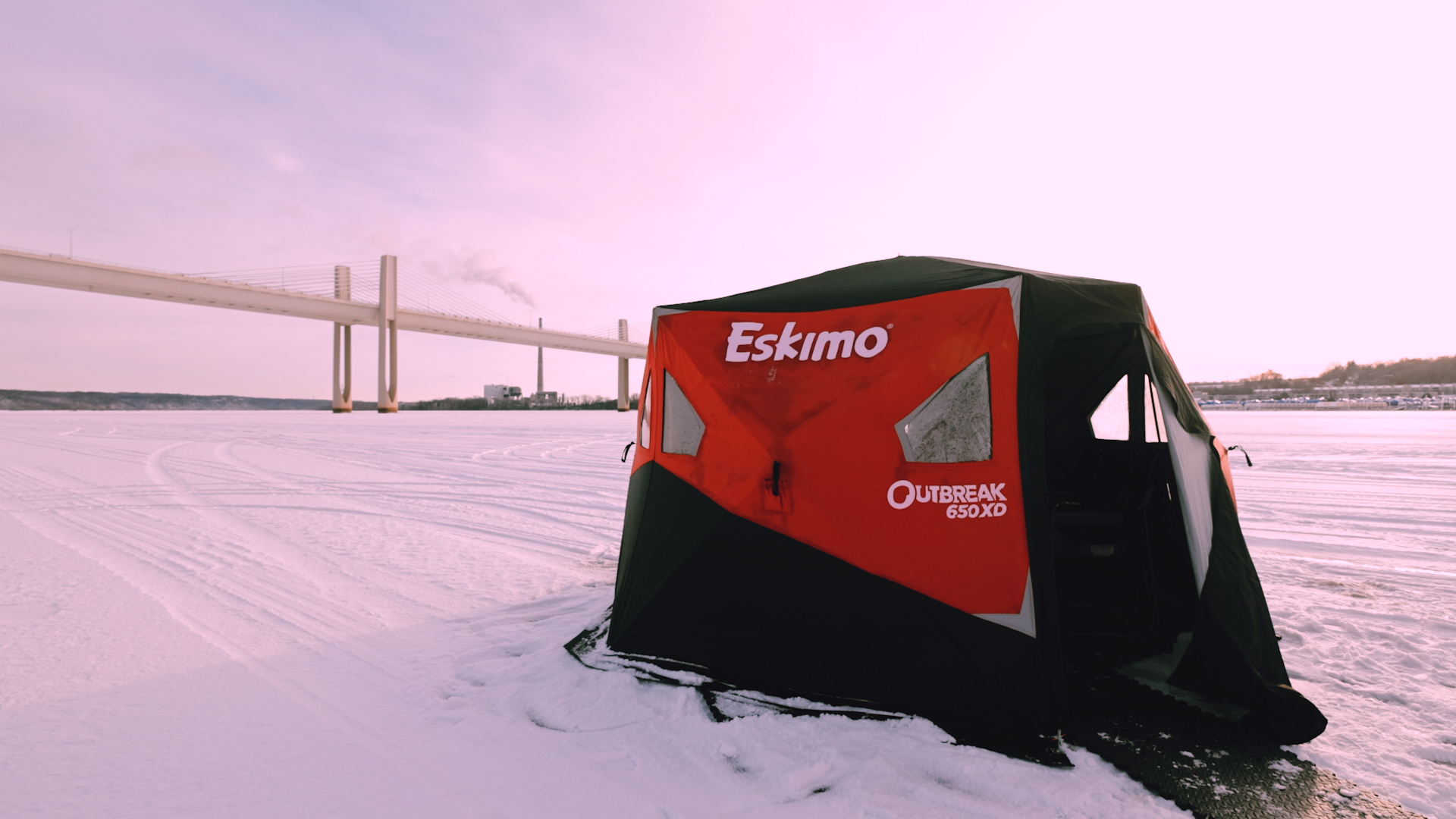 Joins anglers on the St. Croix River to fish for sturgeon and Minnesota aquatic
invasive species.