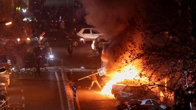Iran protests escalate as regime crackdown leaves 500 dead