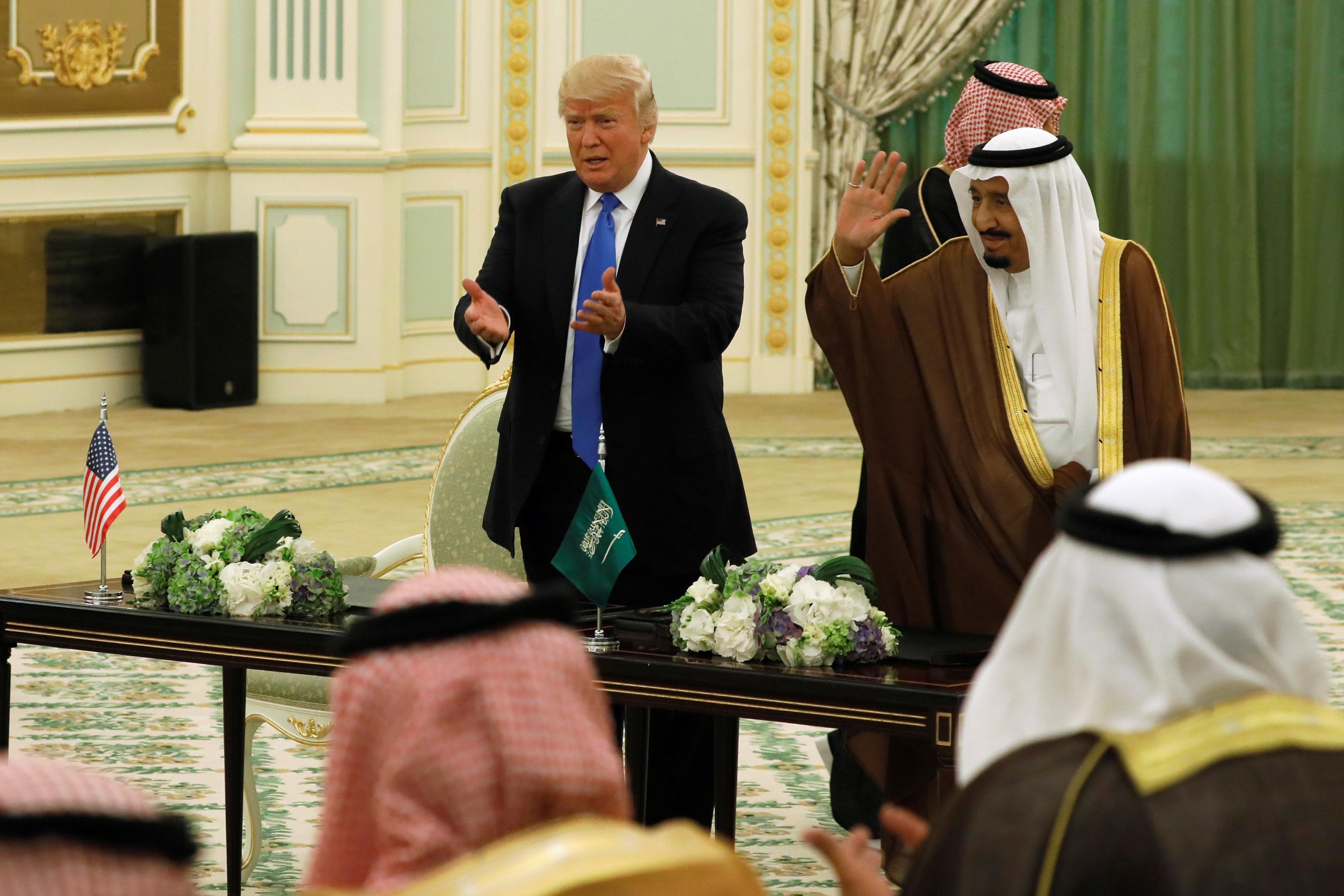 Trump signs Saudi arms deal on first foreign trip