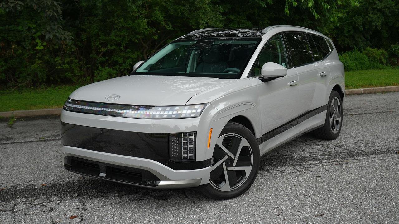 MotorWeek | 2026 Hyundai IONIQ 9 & 2025 RAM 2500