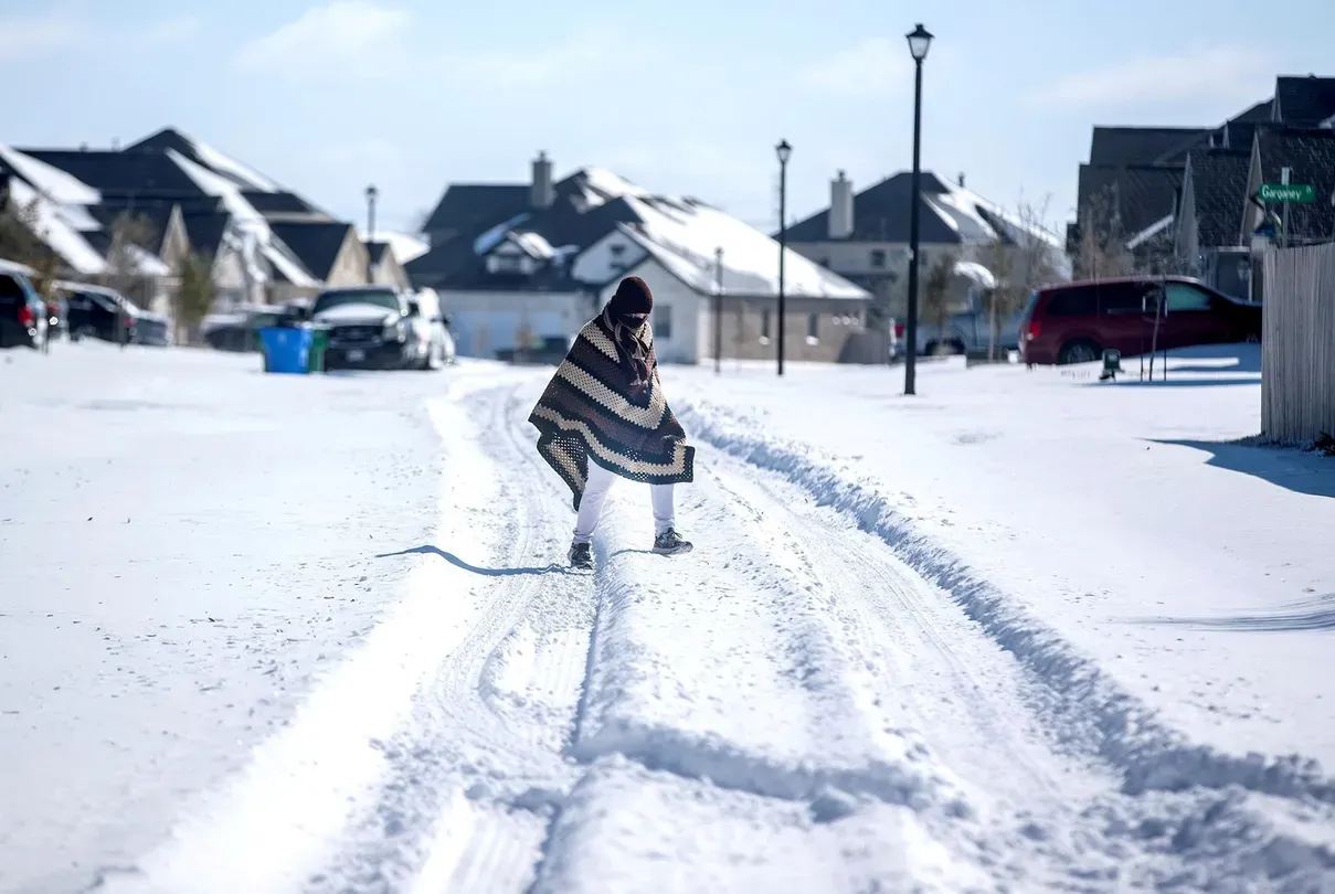 News Wrap: 10 dead as winter storm sweeps South