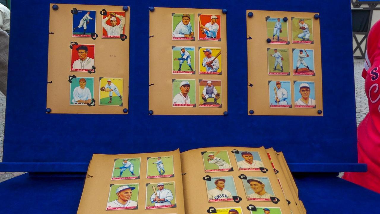 Antiques Roadshow | Appraisal: 1933 Goudey Baseball Card Set 239/240