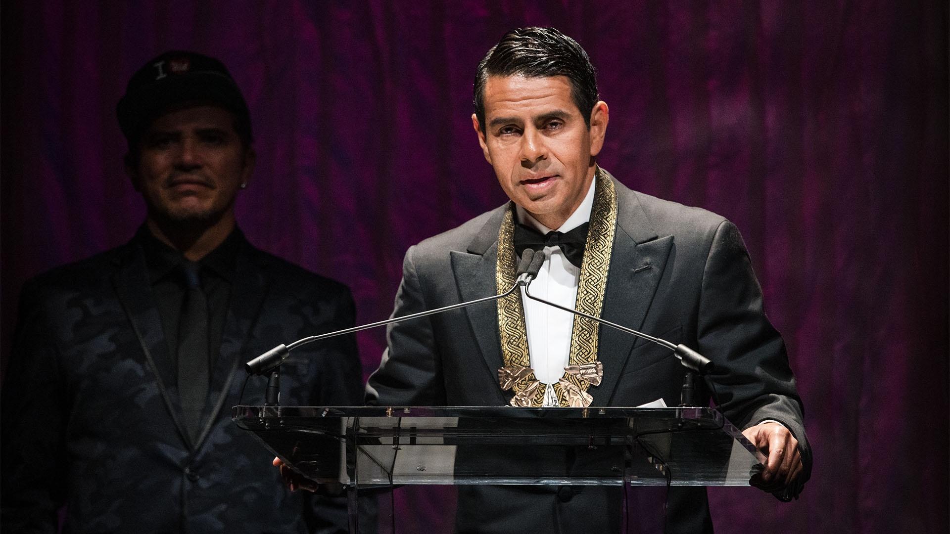 Cesar Conde Accepts Hispanic Heritage Media Award | Hispanic Heritage