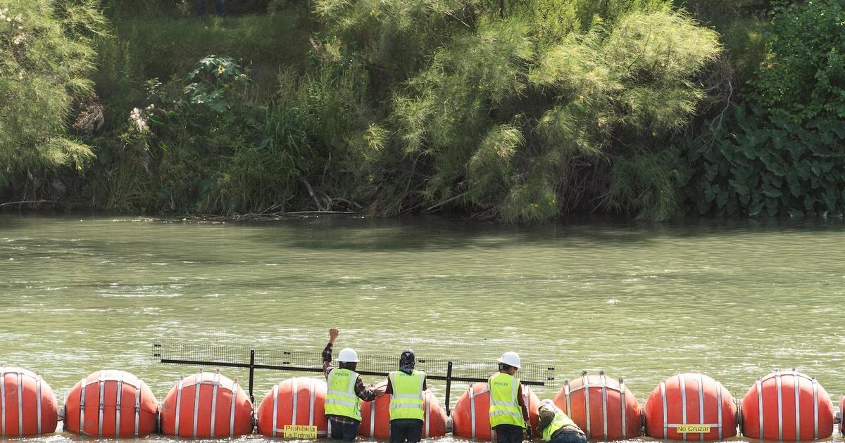 PBS News Hour | Texas refuses to remove floating barriers in Rio Grande ...