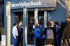 Government takes steps after collapse of banks sparks fears