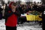News Wrap: Russian forces pressure eastern Ukraine