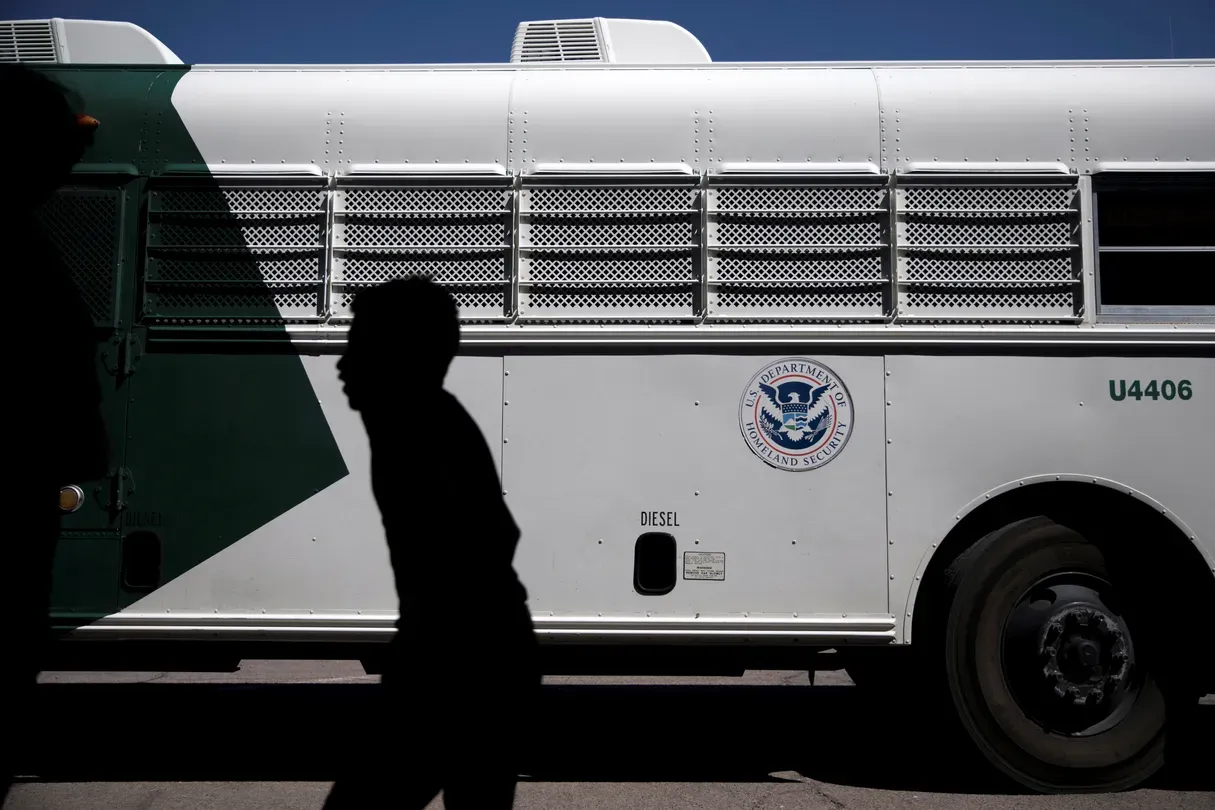 News Wrap: Children removed from El Paso detention center