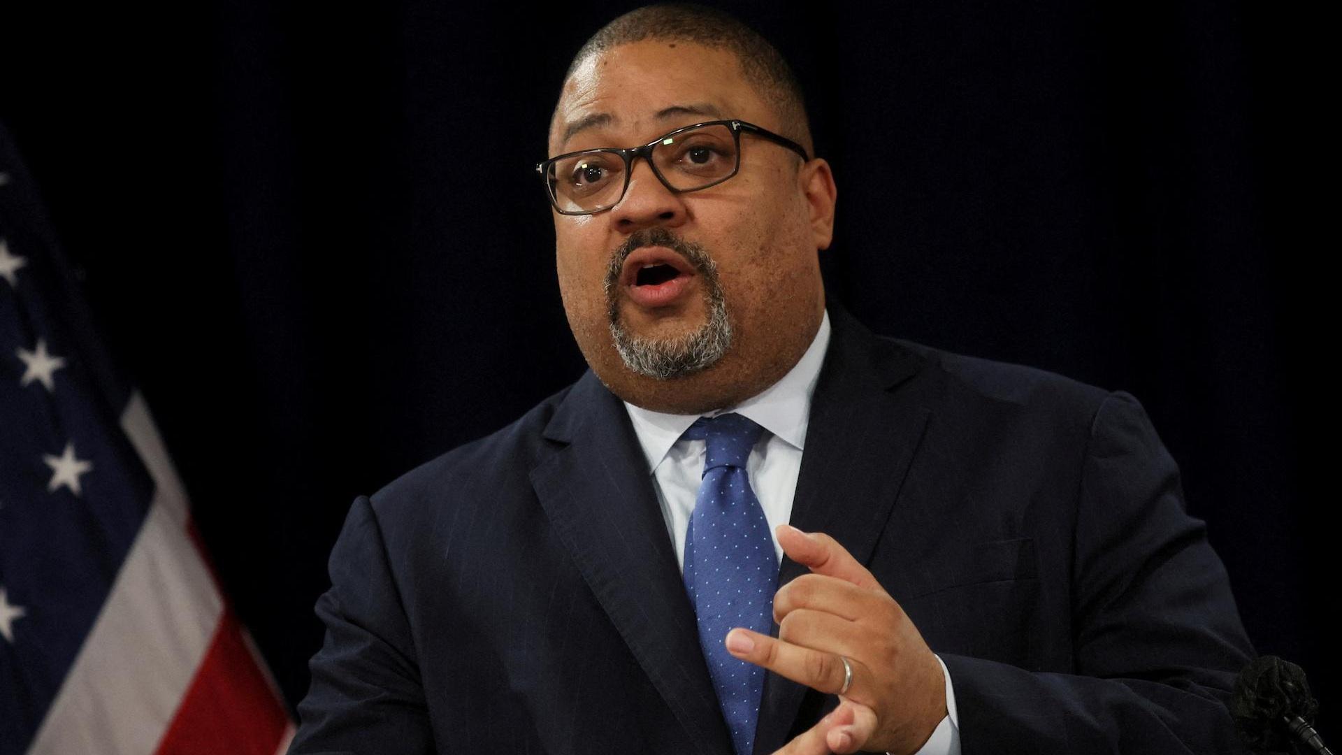News Wrap: Manhattan DA sues Rep. Jordan over inquiry | PBS News Hour ...