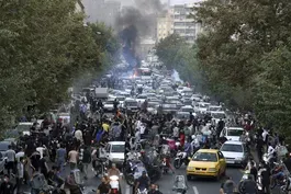 Iranians protesting regime refuse to back down