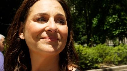 Video thumbnail: Articulate Jennifer Weiner: Mrs. Everything