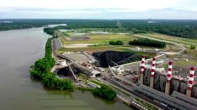 Video thumbnail: PBS NewsHour The hazardous waste that burning coal leaves behind