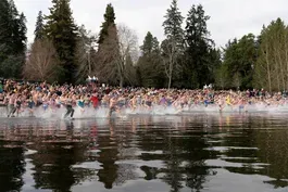 The benefits and risks of swimming outdoors in the winter