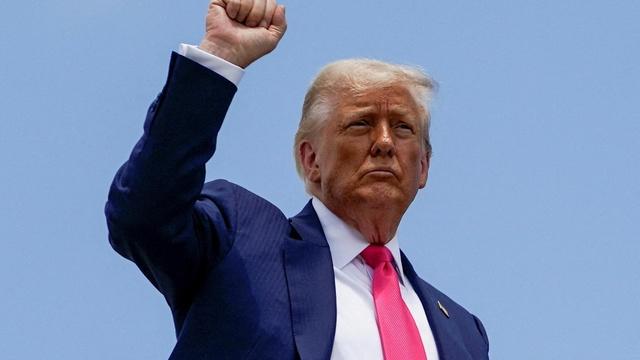 GOP and Democratic strategists on Trump's Epstein connection