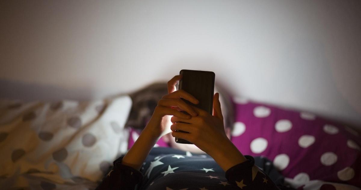 PBS News Hour | Link found between pre-teen social media ...