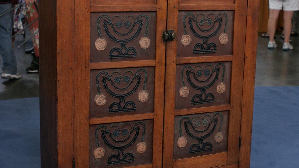 Appraisal Pennsylvania Dower Chest, ca. 1780 Antiques Roadshow