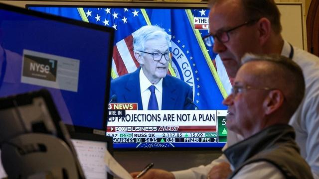 News Wrap: Fed leaves interest rates unchanged