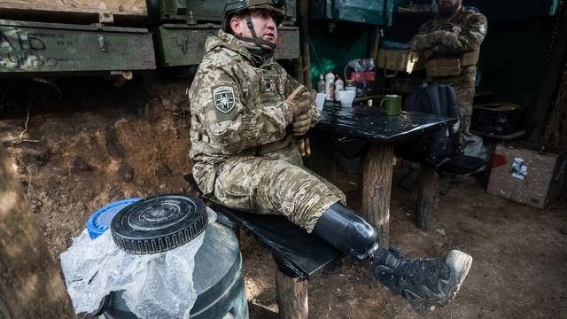 Ukrainian troops who lost limbs receive prosthetics and hope