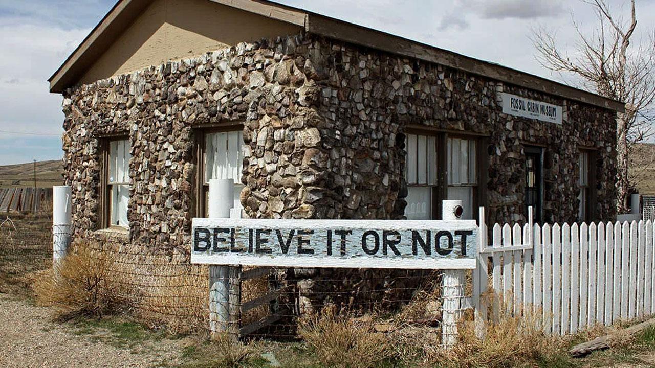 In the early years of car travel, a unique structure lured motorists along the old Lincoln Highway.