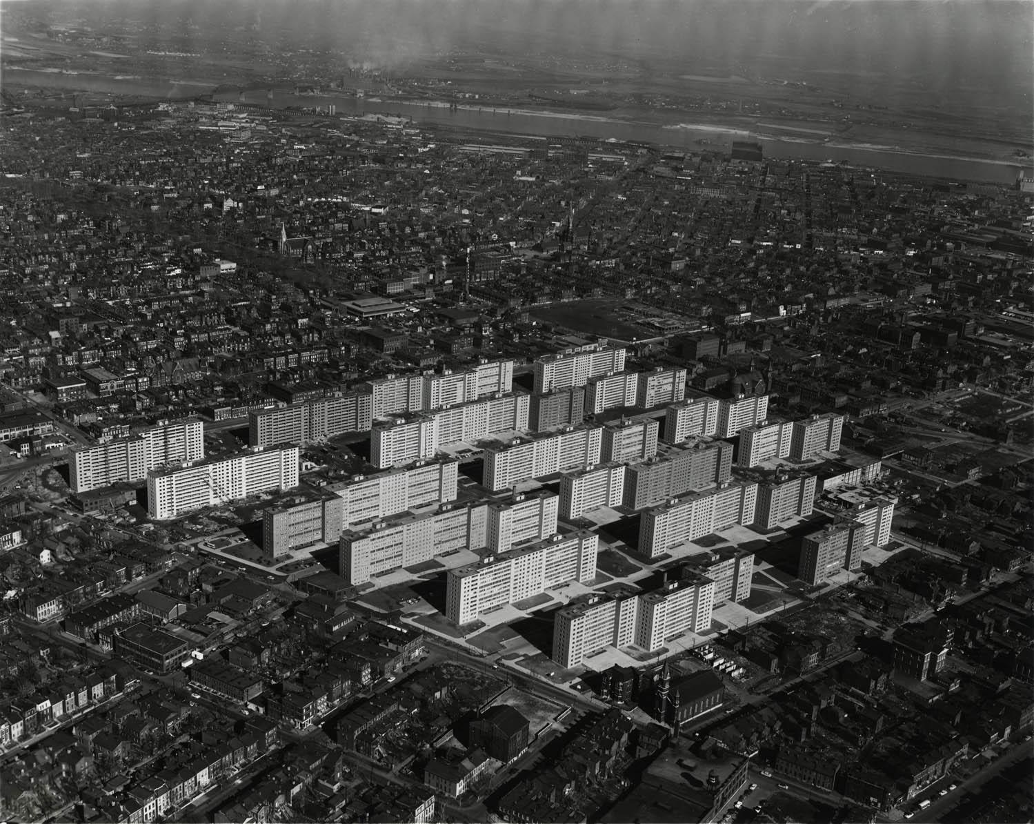 The Pruitt-Igoe Myth
