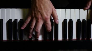 Pianist Kevin Cole Performs Marvin Medley