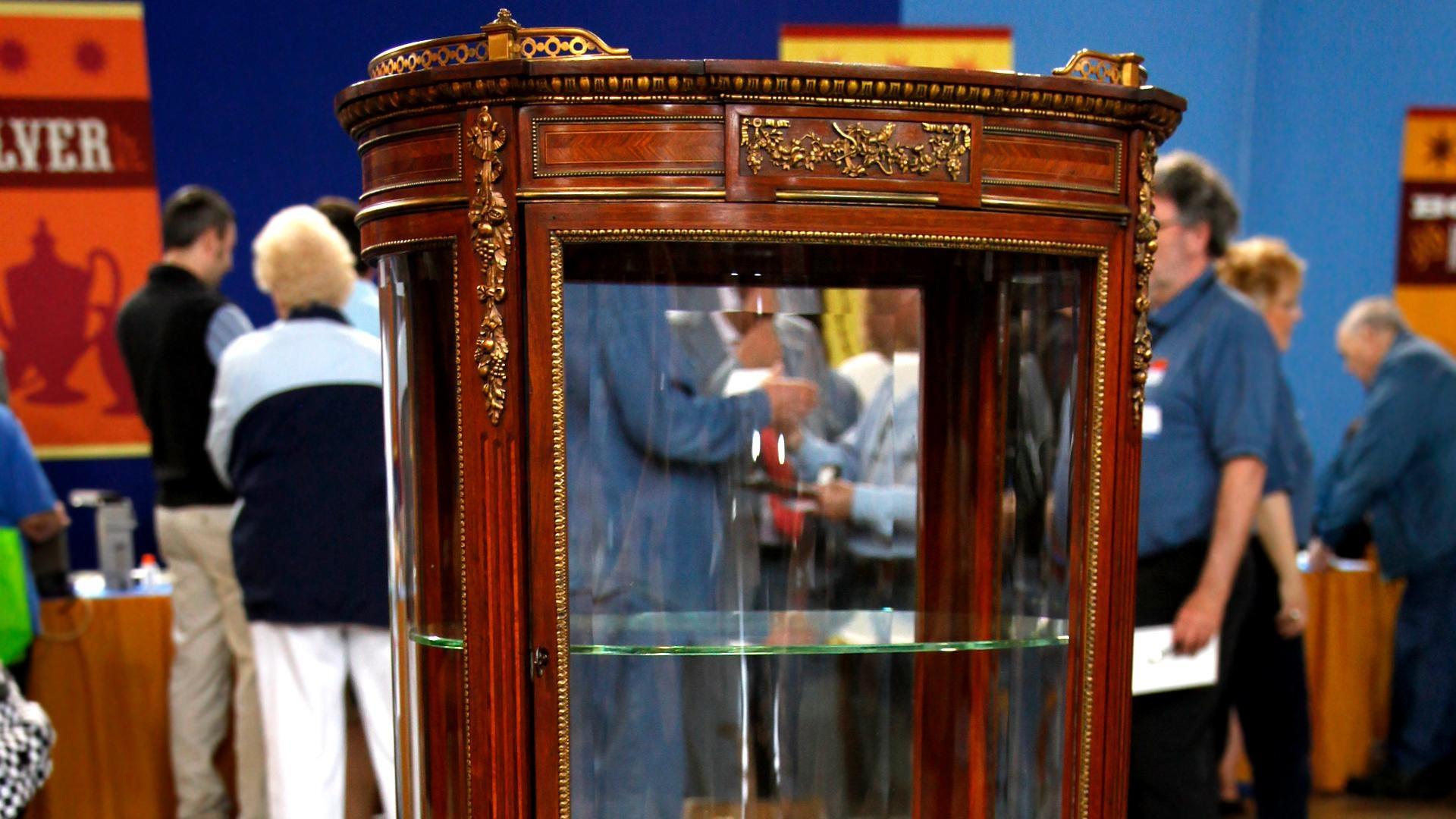 Antiques Roadshow, Appraisal: Oakland Athletics Game-Used Bats, Season 16, Episode 6