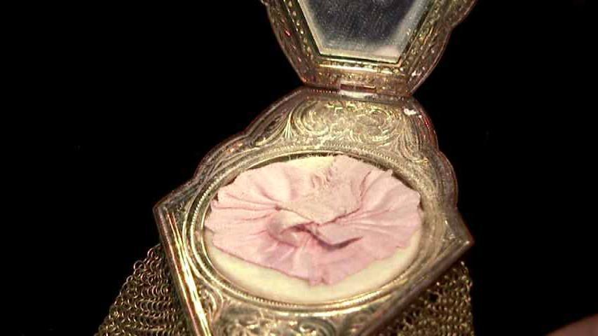 Appraisal: 14K Gold Mesh Purse, ca. 1905
