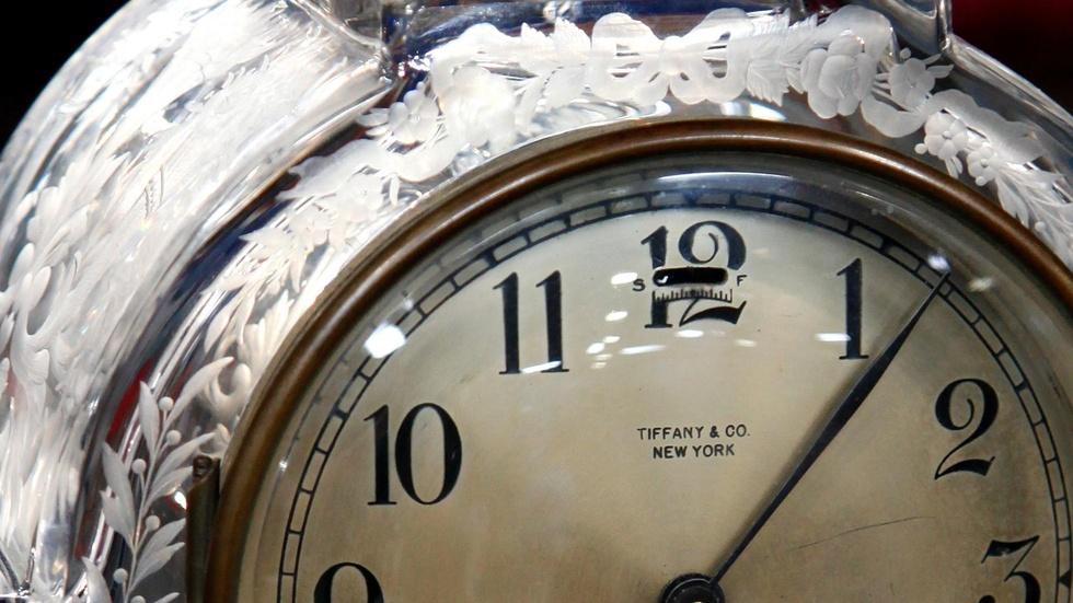 S15 Ep17: Appraisal: Early 20th C. Tiffany Mantel Clock with image