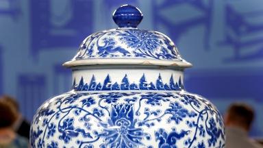 Appraisal: Late-17th-Century Chinese Porcelain Jars