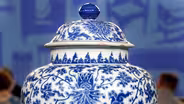 Appraisal: Late-17th-Century Chinese Porcelain Jars