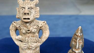 Appraisal: Two Modern Mexican Figurines