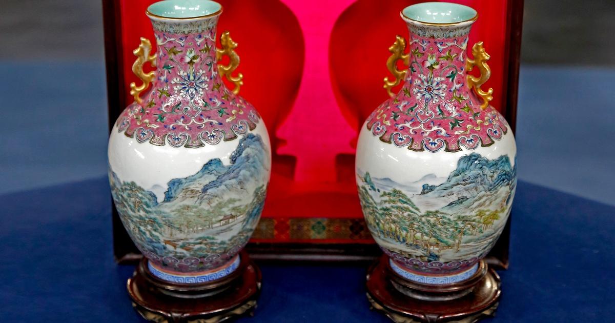 Appraisal Chinese Republic Period Enamel Vases Season 18